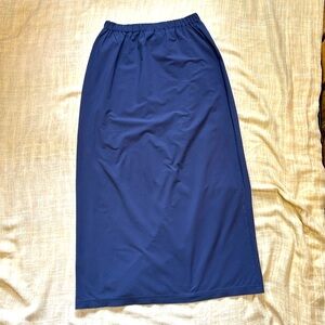 SOLUMBRA Sun Protection Maxi Long Skirt, Navy Blue Size Small, NWOT, Stretch